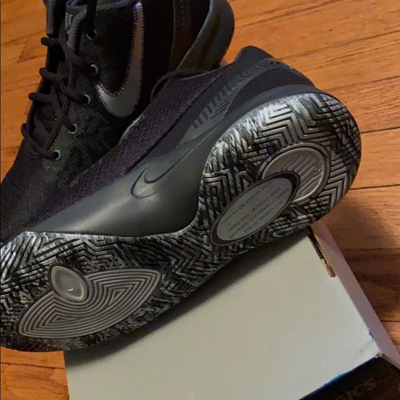 Nike Kyrie flytraps - Picture 4 of 5